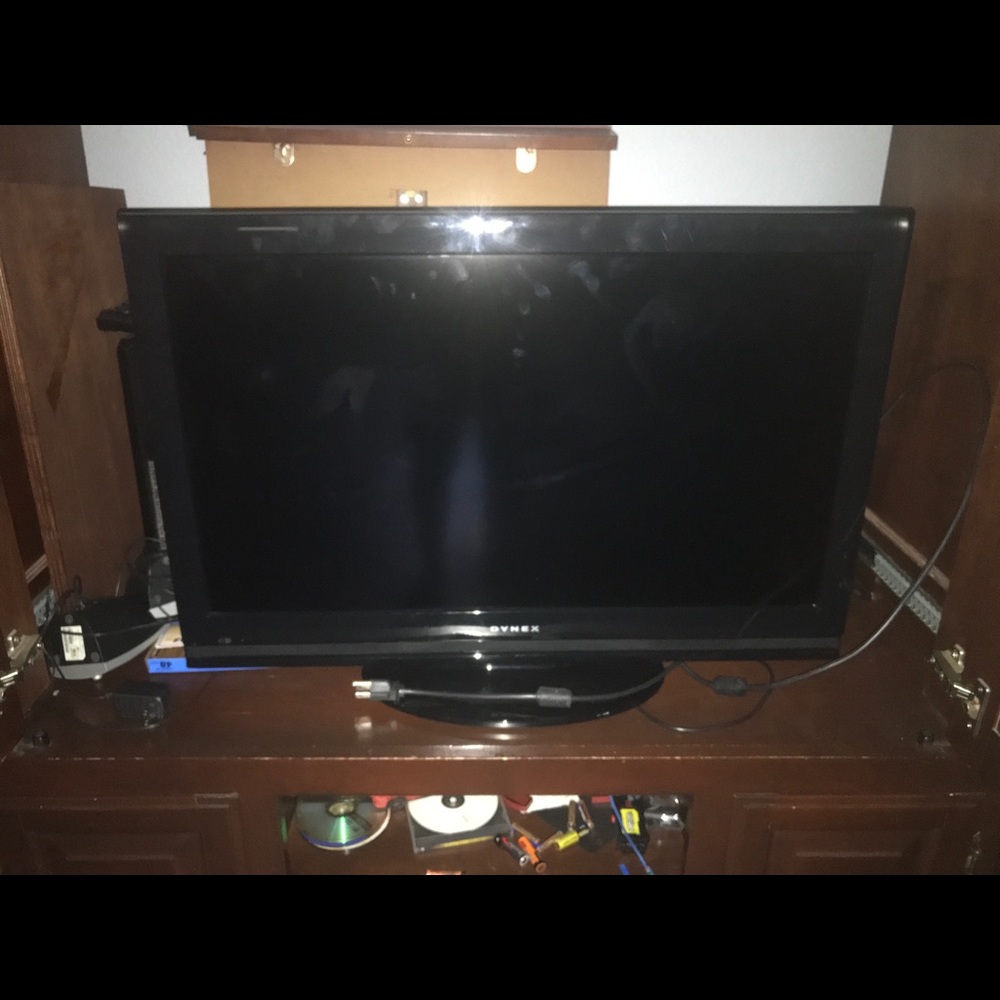 Tv - Picture 2 of 2